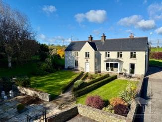 6 Bed Farmhouse in Riverstick, Co. Cork